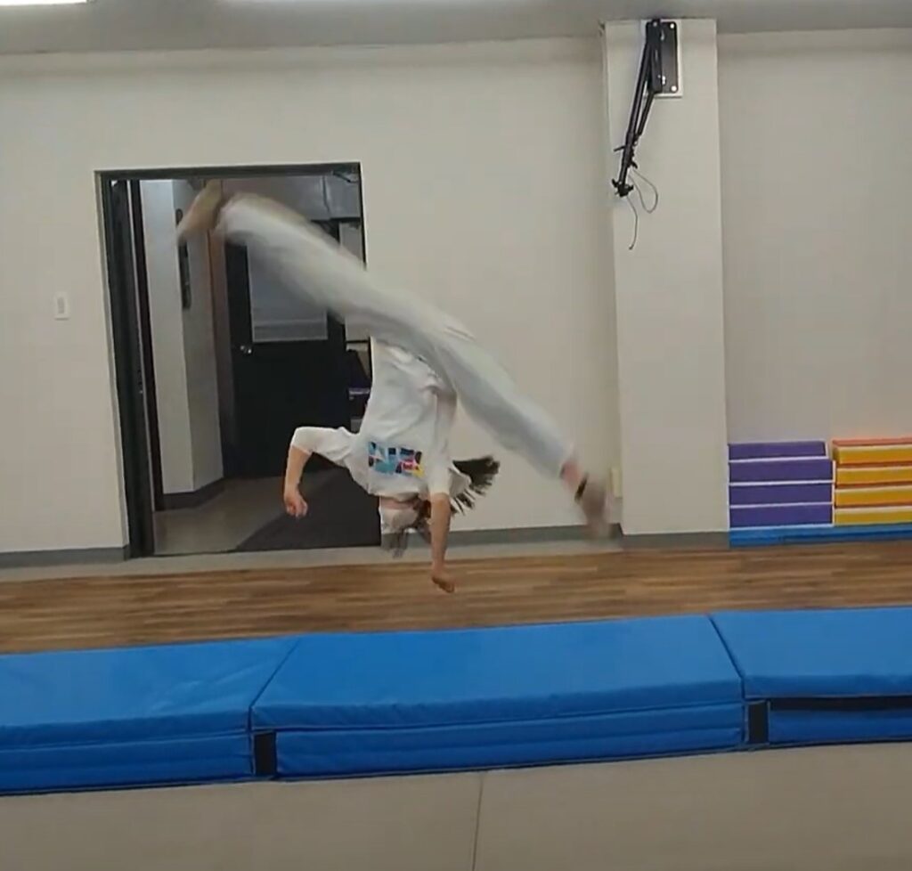 maebashi-gym-acrobat-6